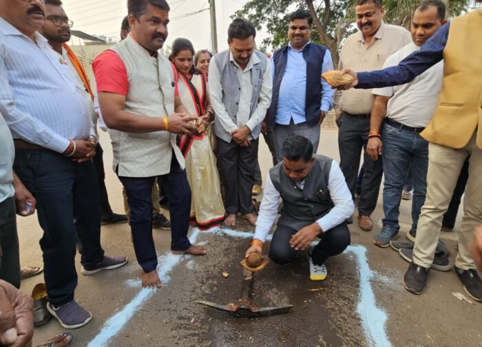 बोरसी में 25 साल पुराने सिवरेज का होगा संधारण विधायक गजेन्द्र यादव ने किया भूमिपूजन