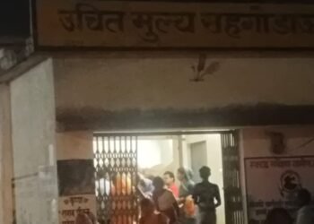 लोहरसी में राशन के लिए सुबह से रात तक जूझ रहे हितग्राही