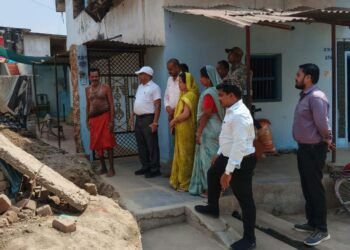 ग्राम पंचायत सरकड़ा में कलेक्टर का औचक निरीक्षण,,,,