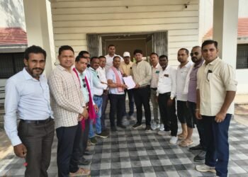 पाटन ब्लॉक के पंजीकृत किसानों को हो रही परेशानी सौंपा ज्ञापन