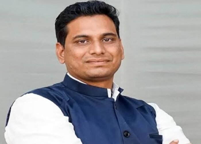 शुद्ध पेयजल के लिए पूर्व में स्थापित वाटर एटीएम का DMF राशि से जल्द संधारण कराने की मांग