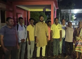 घुघुवा(क) में भाजपा की जीत पर जश्न, आतिशबाजी कर बांटी मिठाई