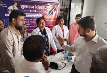 नगर निगम चरोदा भिलाई 3 अंतर्गत उम्दा वार्ड में आयोजित सुशासन तिहार मे स्वास्थ्य विभाग के स्टाल शिविर कलेक्टर दुर्ग ने किया निरीक्षण