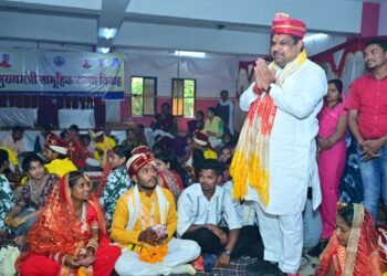 मुख्यमंत्री कन्या विवाह में शामिल हुए स्कूल शिक्षा मंत्री गजेन्द्र यादव…नवदंपत्तियों को दिये आशीर्वाद…19 जोड़े दाम्पत्य सूत्र में बंधे