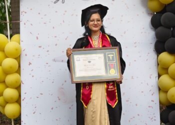 टाटीबंध की  डॉ. सुमन झा ने हासिल की एमबीबीएस की डिग्री, परिवार में खुशी की लहर