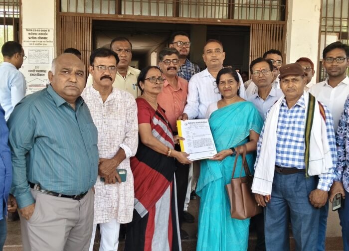प्राचार्यों के निलंबन पर फेडरेशन का कड़ा विरोध, कलेक्टर बालोद को सौंपा ज्ञापन