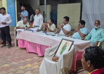 ग्राम पतोरा में कांग्रेस की संगठन सृजन बैठक, गांव-गांव पहुंचकर संगठन को मजबूत करने पर जोर