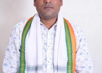 गैस सिलिंडर महंगा, जनता को हो रही परेशानी–लोचन यादव