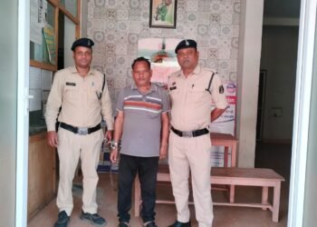 आर्मी में पदस्थ भाई की जगह दूसरे को खड़ा कर बेची जमीन, तीन साल से फरार आरोपी गिरफ्तार
