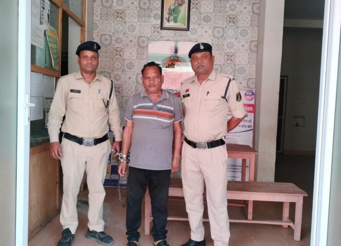 आर्मी में पदस्थ भाई की जगह दूसरे को खड़ा कर बेची जमीन, तीन साल से फरार आरोपी गिरफ्तार