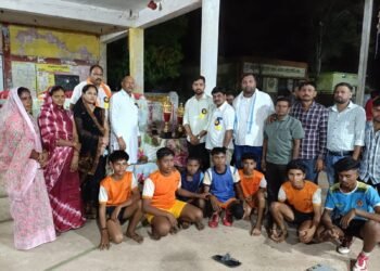 बोरीद में  ग्रामीण स्तरीय रात्रिकालीन कबड्डी प्रतियोगिता सम्पन्न महासमुन्द की टीम रही विजेता