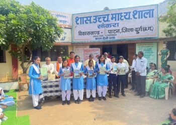 सांकरा में शाला प्रवेशोत्सव हर्षोल्लास के साथ संपन्न, नवप्रवेशी विद्यार्थियों का किया गया स्वागत