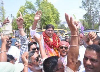 जिलाध्यक्ष राकेश ठाकुर के जन्मदिवस पर ऐतिहासिक कार्यकर्ता मिलन समारोह, कांग्रेस भवन में उमड़ा जनसैलाब