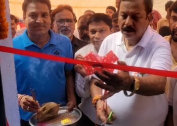 सांसद विजय बघेल ने किया फुटबॉल मैदान में  नवनिर्मित चेंजिंग रूम का लोकार्पण