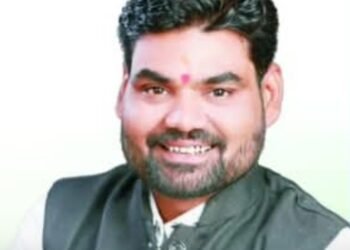 थाना परिसर में मारपीट का मामला: पूर्व नपा उपाध्यक्ष उमेश साहू समेत 4 के खिलाफ एफआईआर