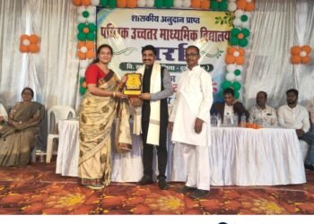 पब्लिक उच्चतर माध्यमिक विद्यालय तर्रा में गरिमामय ढंग से मनाया गया स्वतंत्रता दिवस