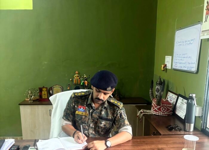 पाटन के नए एसडीओपी प्रांशु तिवारी ने संभाला पदभार, पहले ही दिन थाना प्रभारियों की ली क्लास