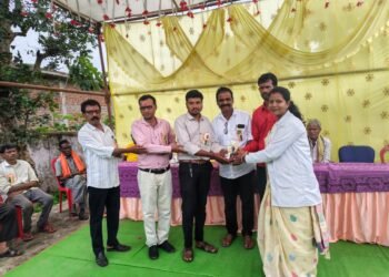 तौरेंगा वा दीवना में हर्षोल्लास के साथ मनाया गया आजादी का पर्व,, साथ ही बेटियों का किया गया सम्मान,,,