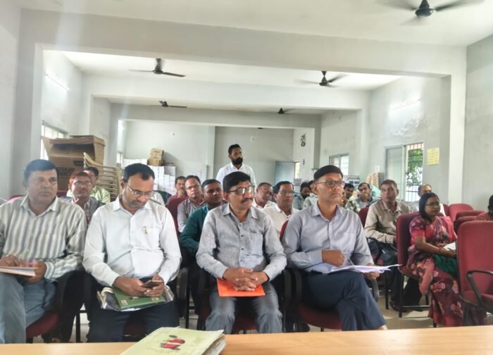 धारा प्रवाह पठन एवं पहाड़ा वाचन को प्राथमिकता में रखें : बीईओ देवांगन