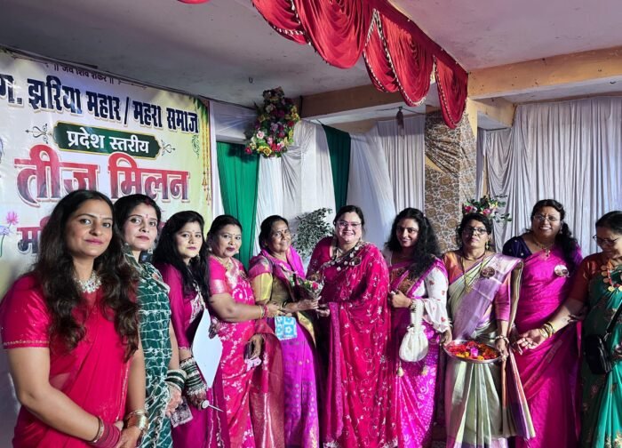 तेज बारिश में भी बरसा तीज का उल्लास, नारी शक्ति ने दिखाई प्रतिभा