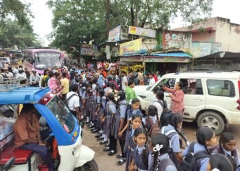 शिक्षा मंत्री के गृह जिले में आंदोलन के बाद ही क्यों जागता है प्रशासन?
