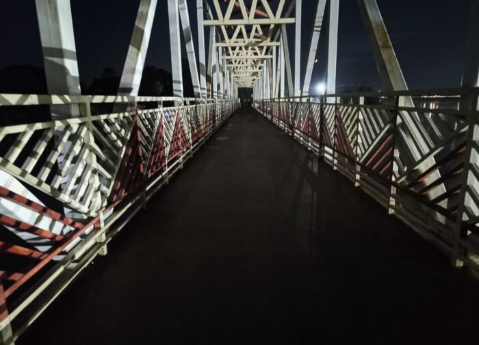 प्रयाग राज राजिम के लक्ष्मण झूला के लाइटें सप्ताह भर से बंद,, सैलानियों की हो रही परेशानी ,,सुधार दीजिए साहब,,