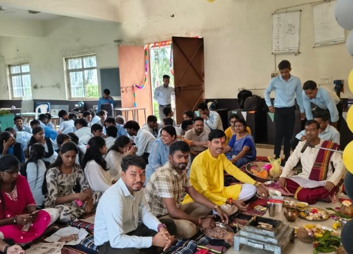 प्रिज्म ग्रुप ऑफ इंस्टीट्यूशंस में श्रद्धा एवं उत्साह के साथ मनाई गई भगवान विश्वकर्मा पूजा