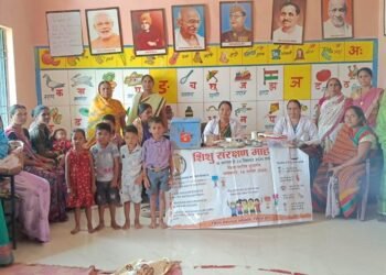 शिशु संरक्षण माह में टीकाकरण के साथ बच्चों को पिलाया जा रहा विटामिन-ए एवं आयरन सिरप