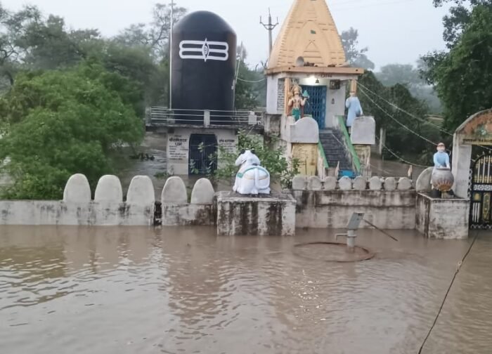 राहत की खबर: खारून नदी का जलस्तर घटा, तेजी से कम हो रहा पानी