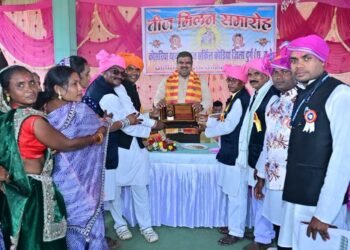 कोलिहापुरी में तीज मिलन समारोह में शामिल हुए मंत्री गजेन्द्र यादव, समाजजनों के साथ साझा की तीज पर्व की खुशियां