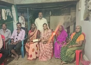 देवादा सरपंच ने शोकाकुल परिवार को दी आर्थिक एवं खाद्यान्न सहायता