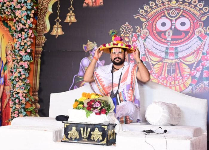 बोरीगारका में श्रीराम कथा के तृतीय दिवस पर भक्ति रस में डूबे श्रद्धालु, गौ माता है राष्ट्र माता, हर घर में हो पालन: आचार्य युवराज पांडेय ने दिया प्रदेश को संदेश