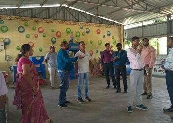 पतोरा में ठोस कचरा प्रबंधन को लेकर यूनिसेफ और आईआईएम इंदौर की टीम ने किया सर्वेक्षण