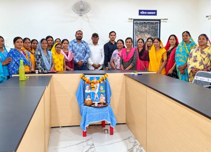 गांधी जयंती पर पतोरा में ग्रामसभा एवं सम्मान समारोह आयोजित, 120 बुजुर्गों का शाल-श्रीफल से सम्मान