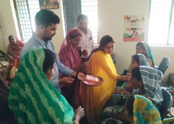 ग्राम पंचायत पांहदा झा के आंगनबाड़ी केंद्र में गोद भराई का कार्यक्रम ,,