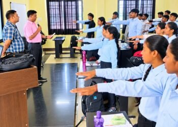 दीक्षारंभ कार्यक्रम के तहत नवप्रवेशित विद्यार्थियों को रैगिंग के प्रति किया गया जागरूक*