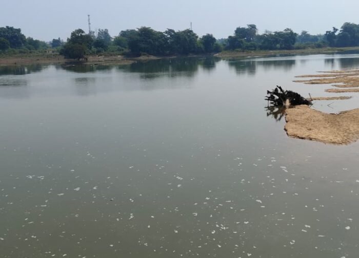 बरसात थमी, अब खारून नदी में पानी सहेजने की तैयारी