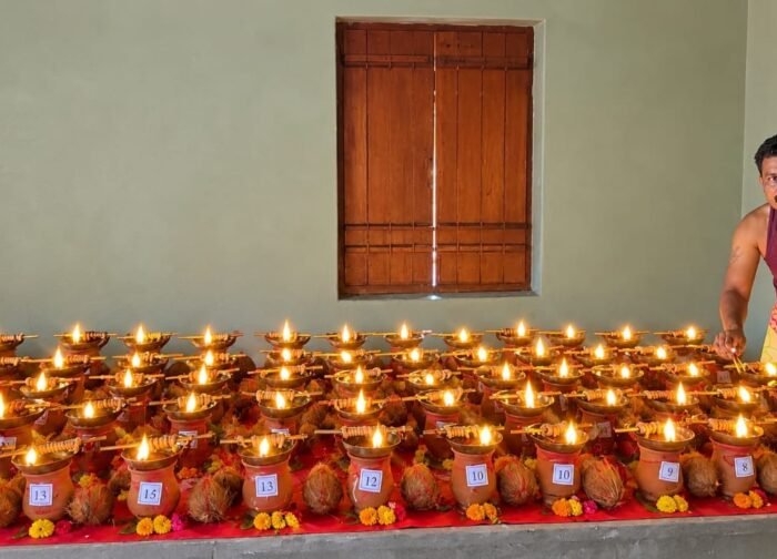 पोड़ के मां शीतला मंदिर में प्रज्वलित हुईं 88 मनोकामना ज्योति, गांव गांव विराजे,,, मां दुर्गा,,, भक्तिमय हुआ अंचल का माहौल,,,,,