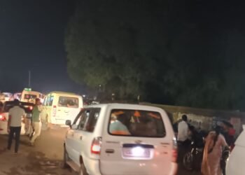 ज्वाला मंदिर सोनपुर में दर्शन के लिए उमड़े भक्त, सड़क पर लगा जाम; चरमराई यातायात व्यवस्था
