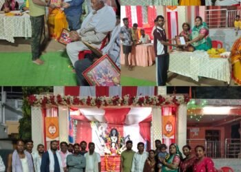 प्रतिभाओं का सम्मान समाज को नई दिशा देता है, युवा दुर्गा उत्सव समिति की पहल सराहनीय : बाबा वर्मा