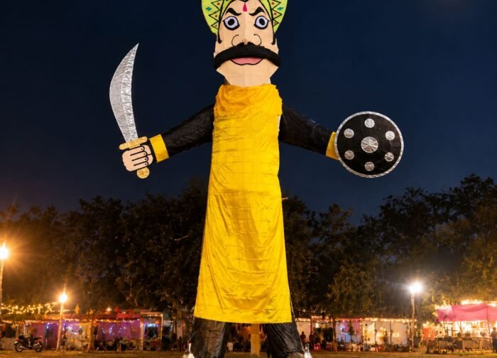 रानीतराई में दशहरा पर्व की तैयारियां जोरों पर, बस स्टैंड में होगा 50 फीट ऊंचे रावण का दहन