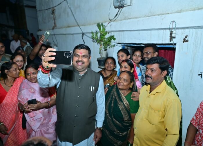 मंत्री गजेन्द्र यादव की पहल से दुर्ग शहर में बिजली व्यवस्था होगी मजबूत, 200 से अधिक नए विद्युत पोल और 10 ट्रांसफार्मर लगेंगे