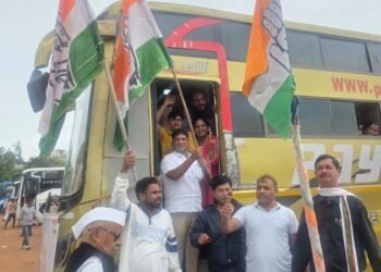 वोट बचाओ, देश बचाओ :- ज्ञानेश कुमार इस्तीफा दो’ के नारों के साथ दिल्ली कूच हुए दुर्ग (ग्रामीण) के कांग्रेस कार्यकर्ता