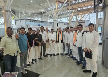 पूर्व मुख्यमंत्री भूपेश बघेल के साथ दिल्ली रवाना हुए जिलाध्यक्ष राकेश ठाकुर सहित कांग्रेस नेतागण, वोट बचाओ–देश बचाओ महारैली में होंगे शामिल