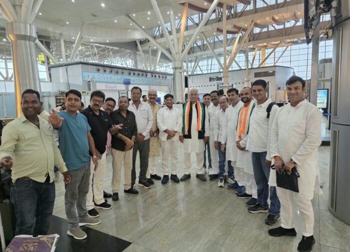 पूर्व मुख्यमंत्री भूपेश बघेल के साथ दिल्ली रवाना हुए जिलाध्यक्ष राकेश ठाकुर सहित कांग्रेस नेतागण, वोट बचाओ–देश बचाओ महारैली में होंगे शामिल